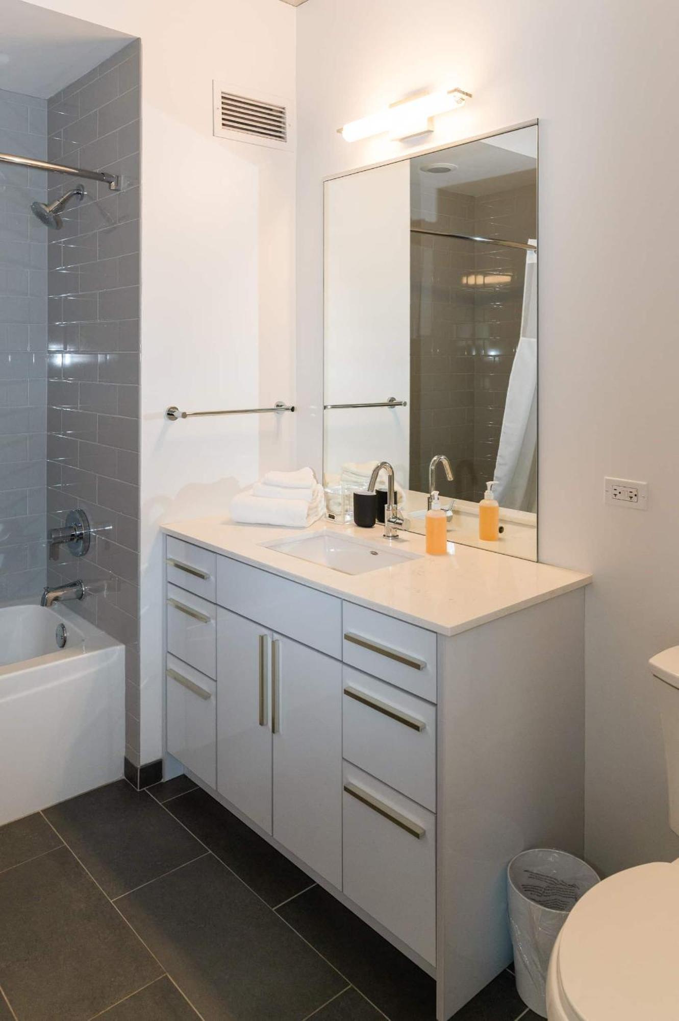 2Br Elegant Premium Suite With Balcony & Sweeping City Views Chicago Buitenkant foto